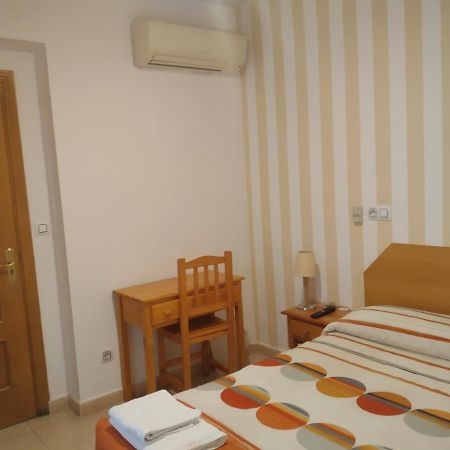 Pension Dominguez Мадрид Екстер'єр фото