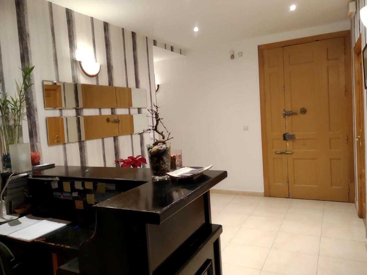 Pension Dominguez Мадрид Екстер'єр фото