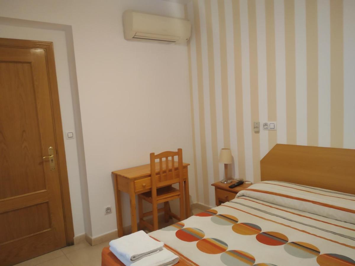 Pension Dominguez Мадрид Екстер'єр фото