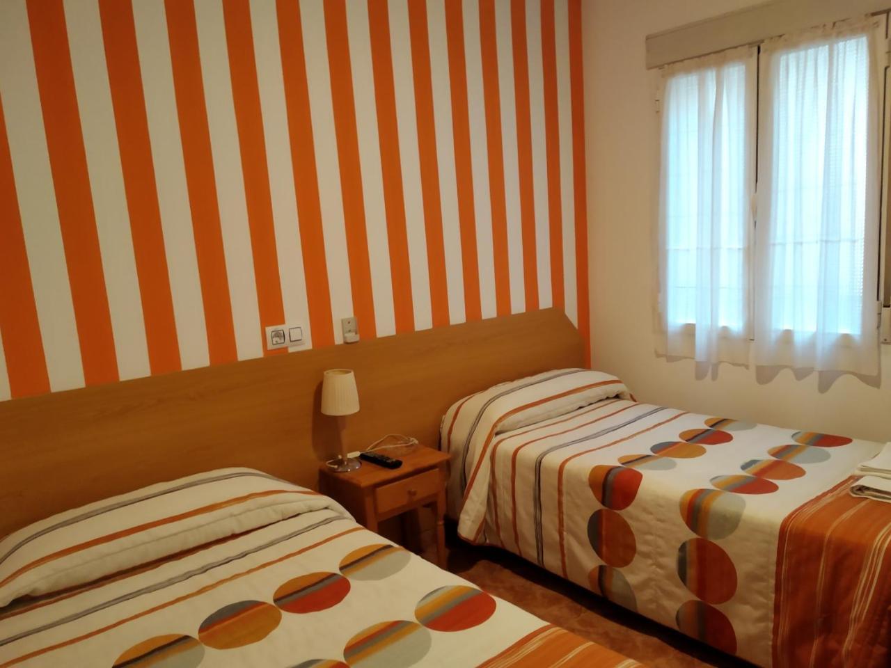 Pension Dominguez Мадрид Екстер'єр фото