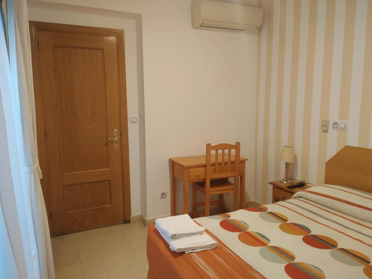 Pension Dominguez Мадрид Екстер'єр фото