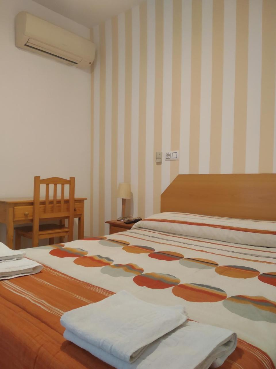 Pension Dominguez Мадрид Екстер'єр фото